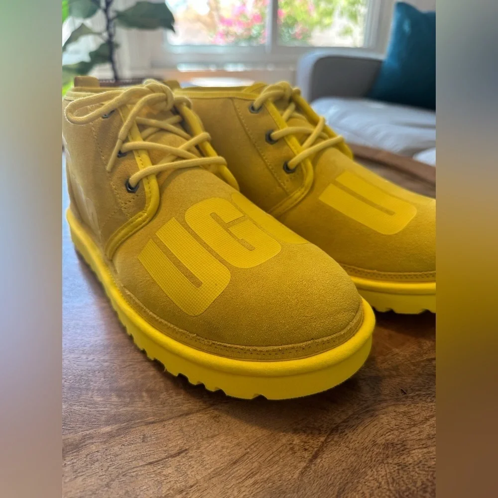 NEW Neumel Scatter Graphic Canary(yellow) size 10